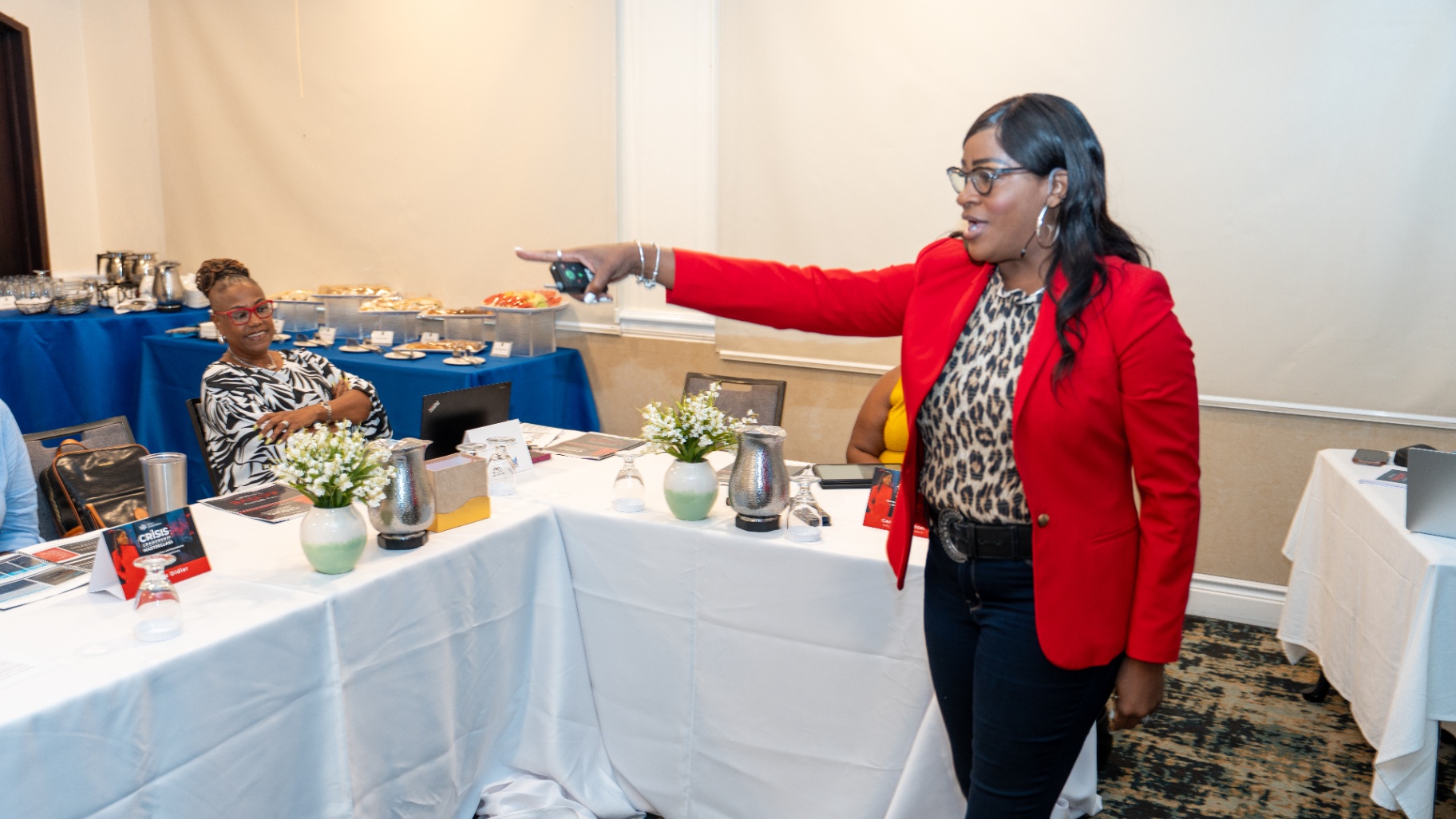 Interactive session with attendees during coffee break